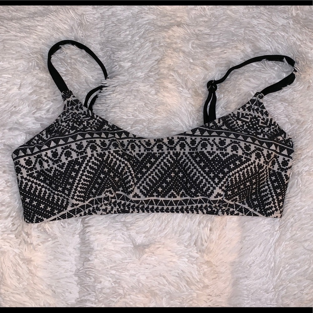 Patterned black and white bikini top